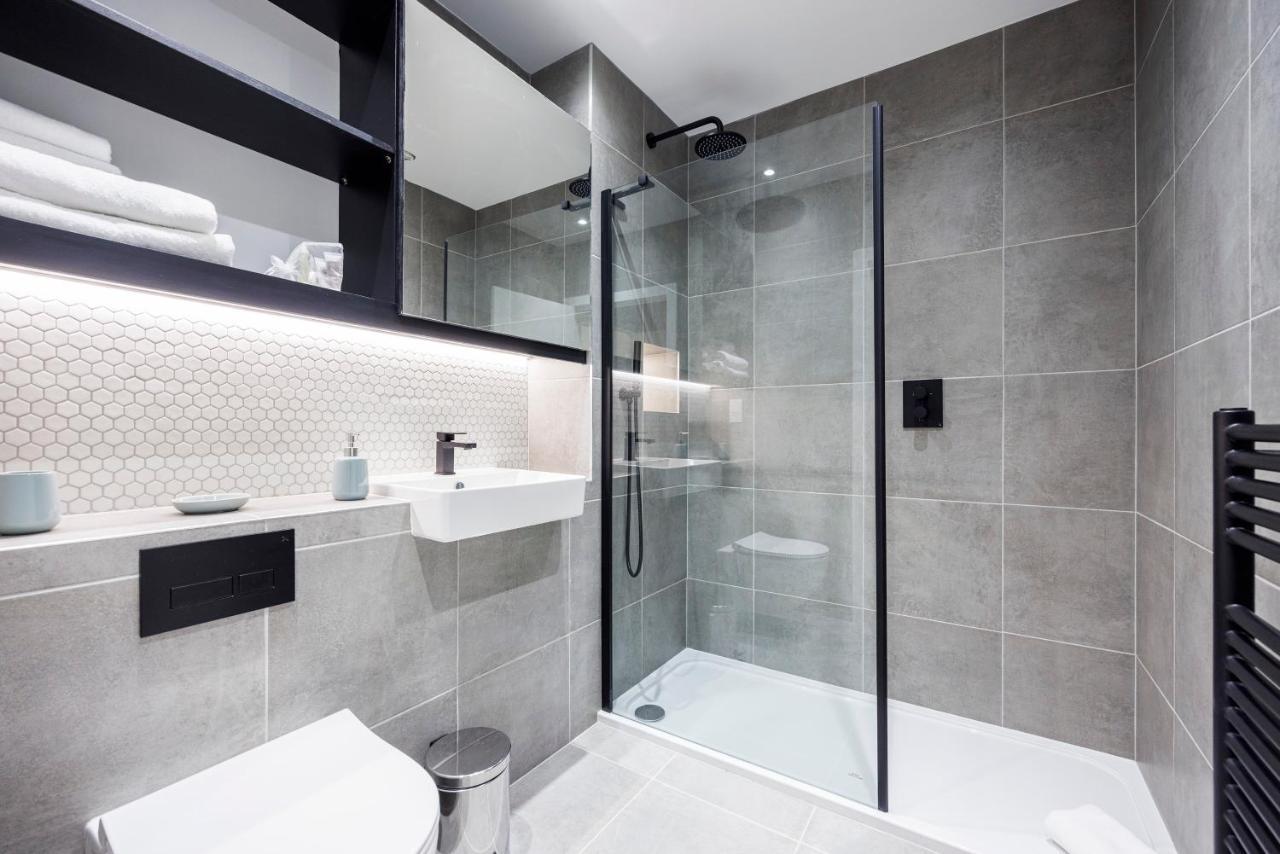 Luxury Spacious 2 Bed Apartment, London - Sk Buitenkant foto