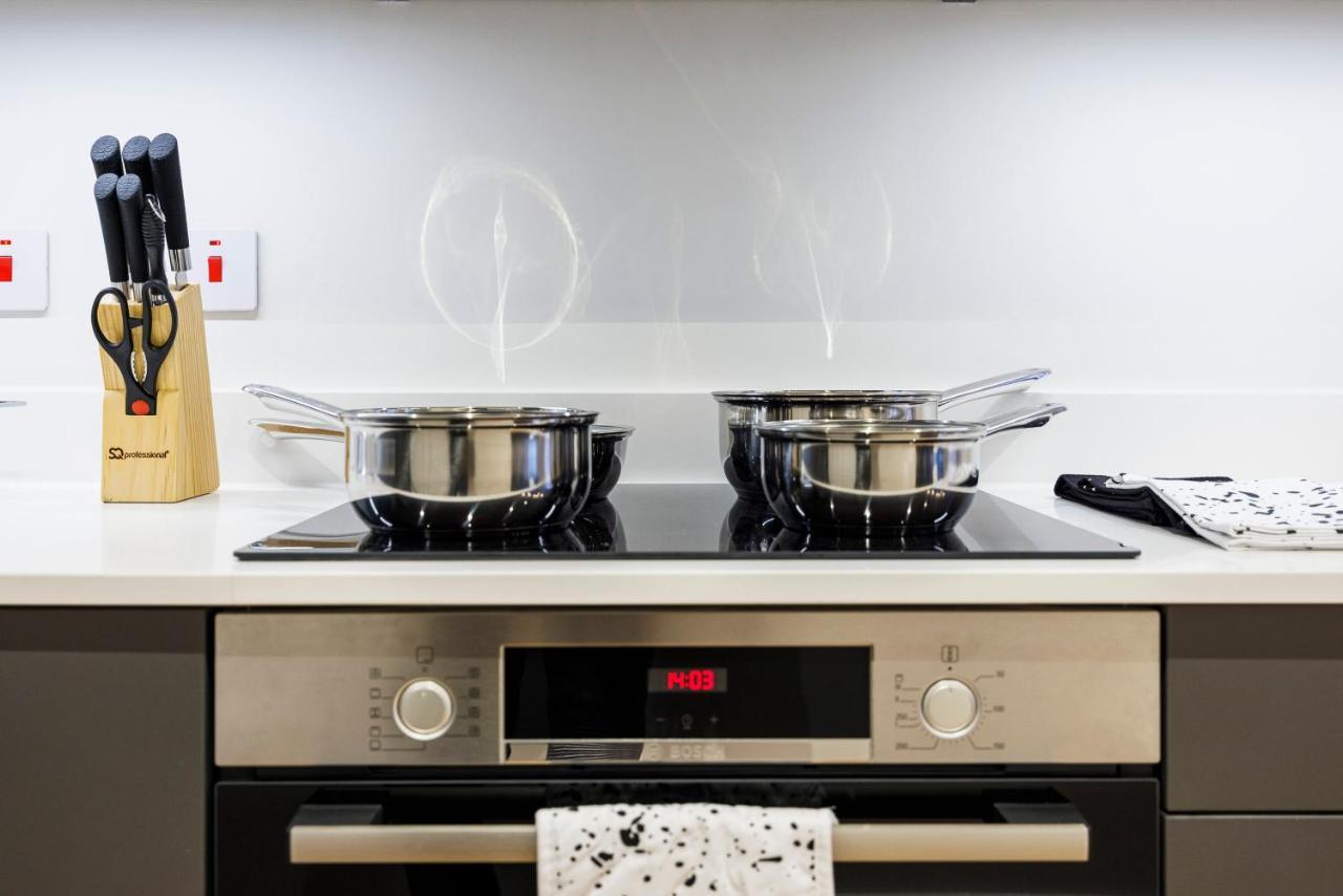 Luxury Spacious 2 Bed Apartment, London - Sk Buitenkant foto